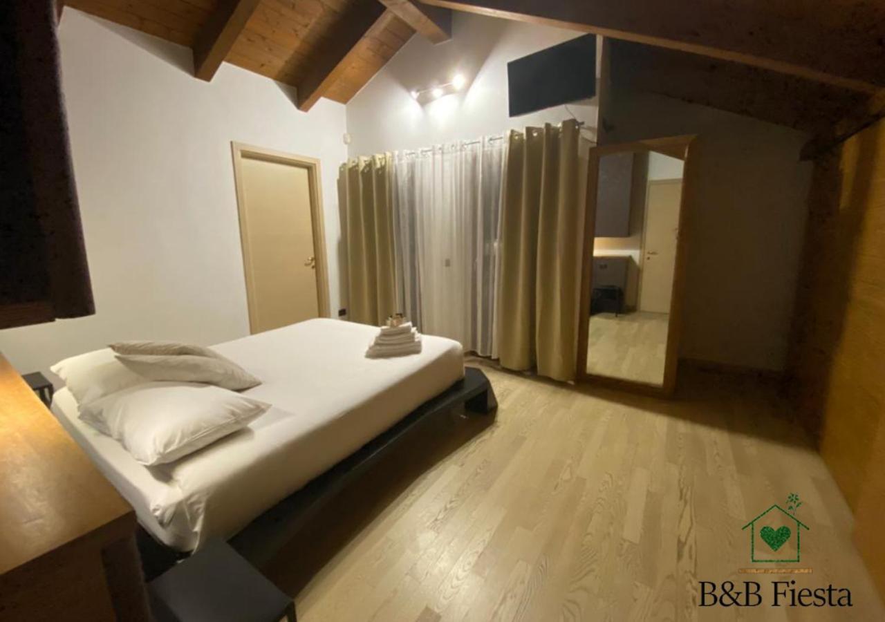 Villa Fiesta Oggiono Bagian luar foto