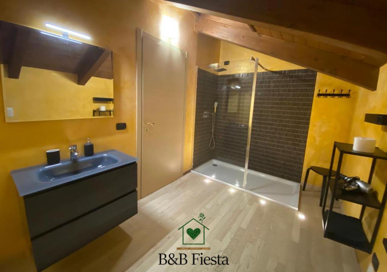Villa Fiesta Oggiono Bagian luar foto