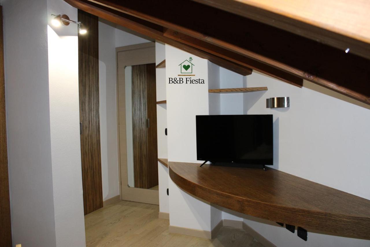 Villa Fiesta Oggiono Bagian luar foto